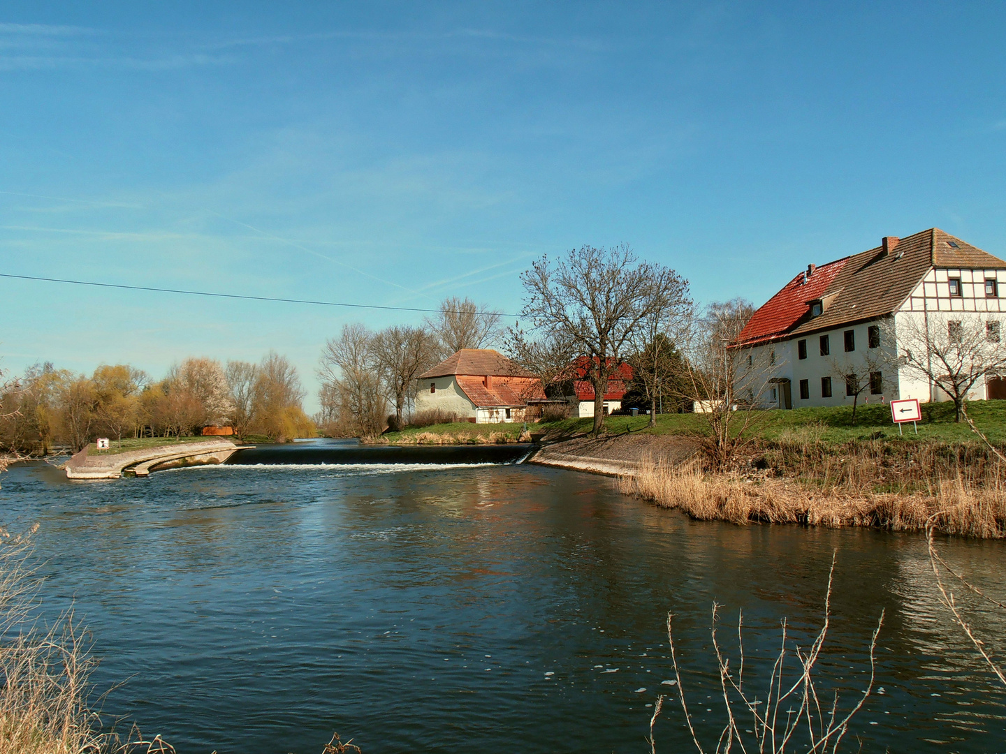 Schleuse und Wehr in Ritteburg an der Unstrut