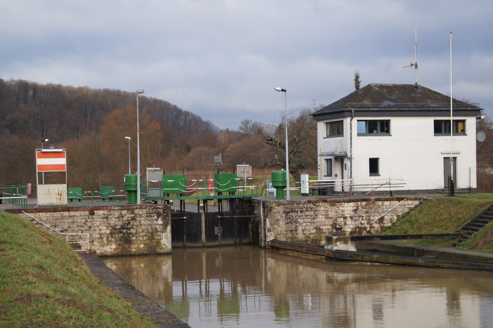 Schleuseneinfahrt Saarbrücken -Güdingen