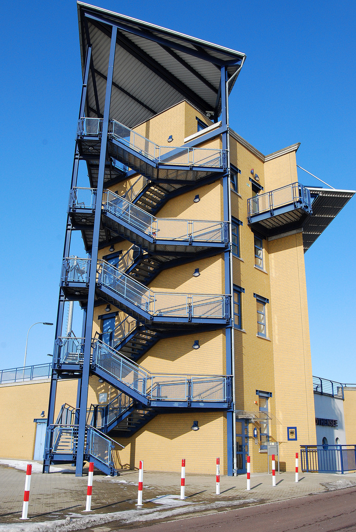 Schleusenturm der Schleuse Rothensee