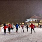 Schlittschuhlaufen im Schneegestöber