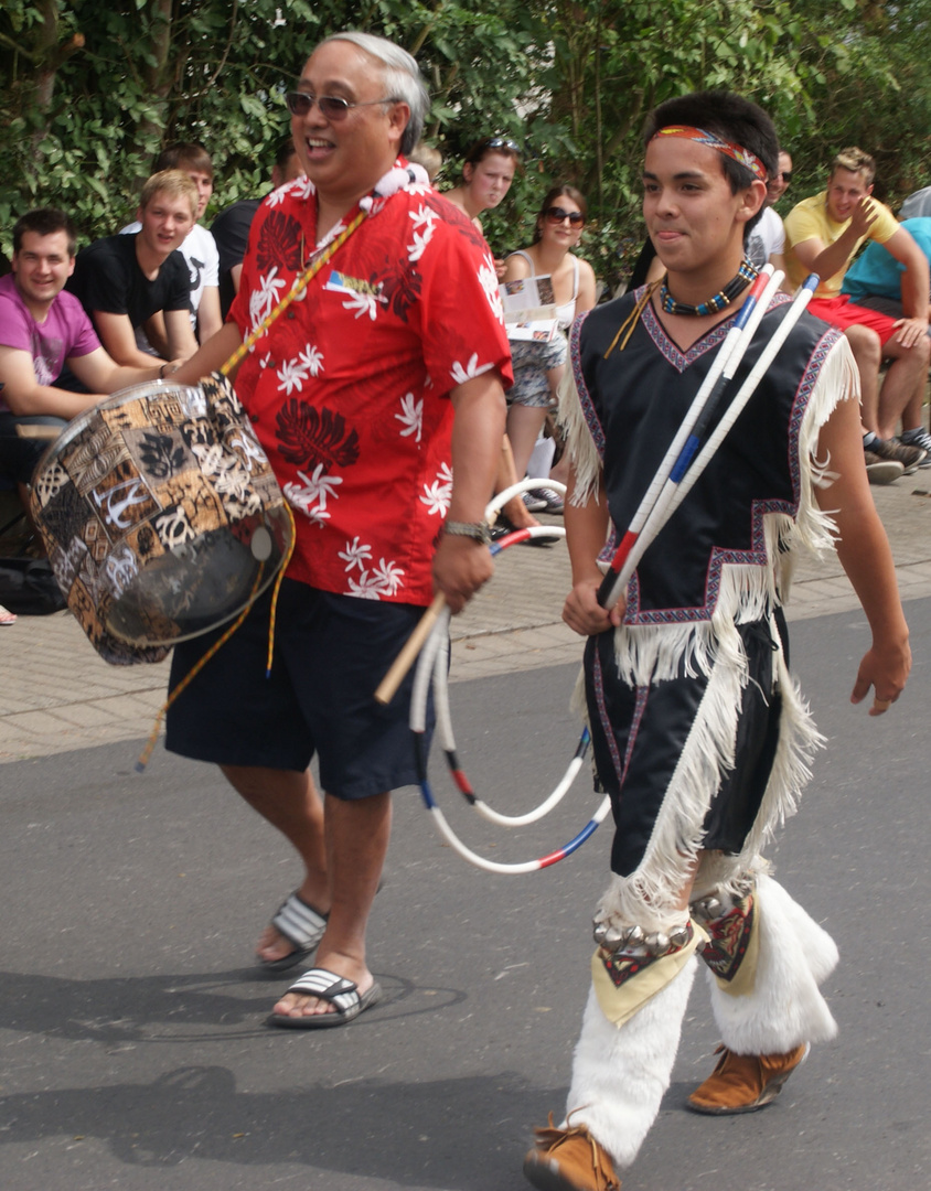 Schlitzer Trachtenfest 2011: Die einzig wahren "Hula hoops" kommen aus Hawaii