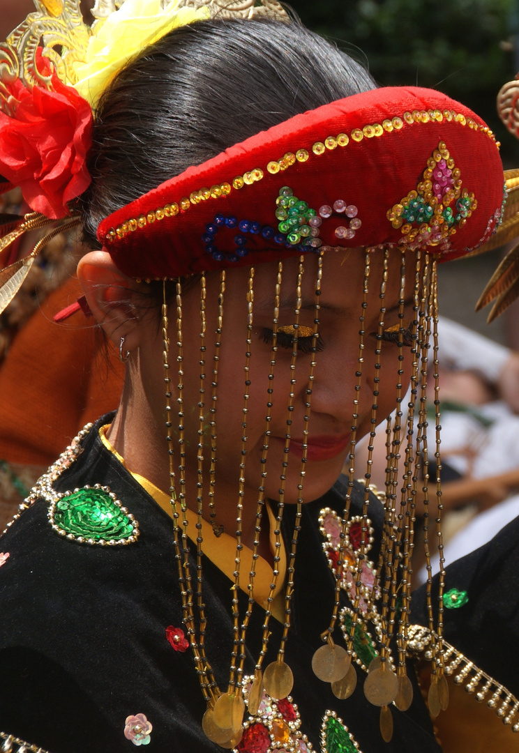 Schlitzer Trachtenfest 2011: Indonesische Saman-Tänzerin