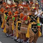 Schlitzer Trachtenfest 2011: Indonesische Saman-Tänzerinnen