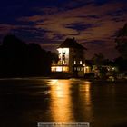 Schlösschen Wörth am Rheinfall bei Nacht, Neuhausen SH, Schweiz