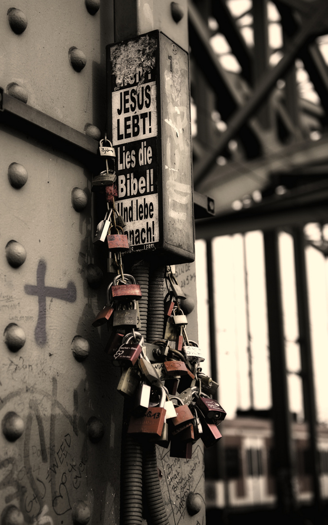 Schlösser Hohenzoller Brücke in Köln