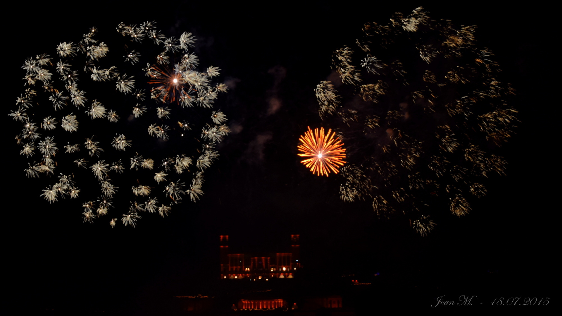 Schlössernacht Dresden - Feuerwerk vor dem Schloss Albrechtsberg