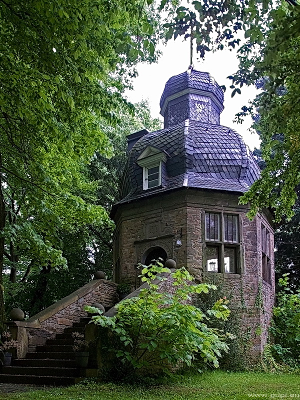 Schlössken im Essener Regenwald