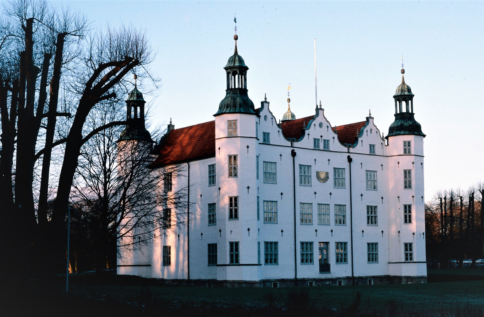    Schloß Ahrendsburg