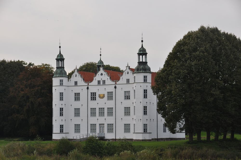 Schloss Ahrensburg ( D )