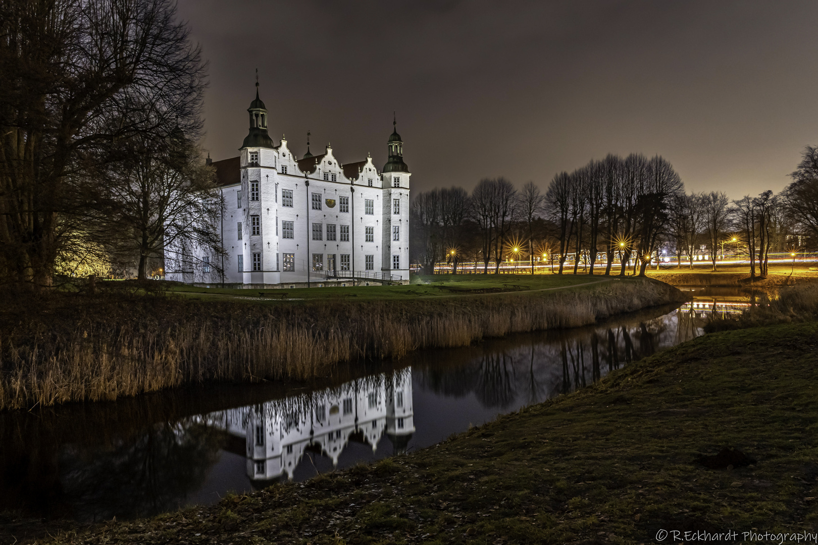 Schloß Ahrensburg nächtliche Spiegelung 