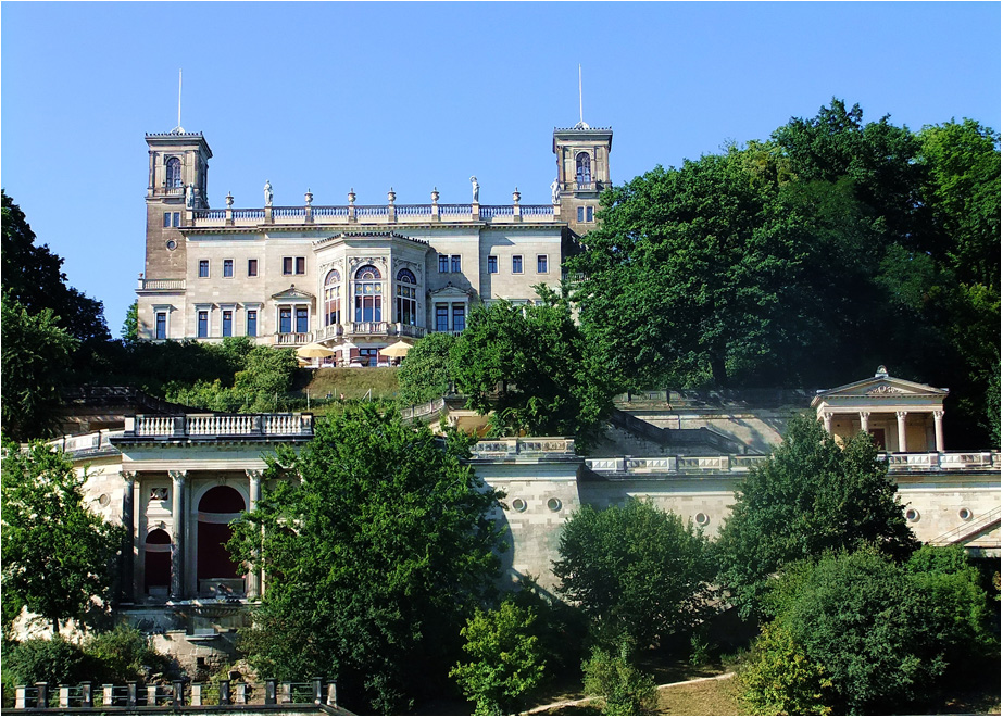 Schloss Albrechtsberg am Loschwitzhang an der Elbe.....