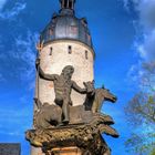 Schloss Altenburg - Neptunbrunnen und Hausmannsturm 