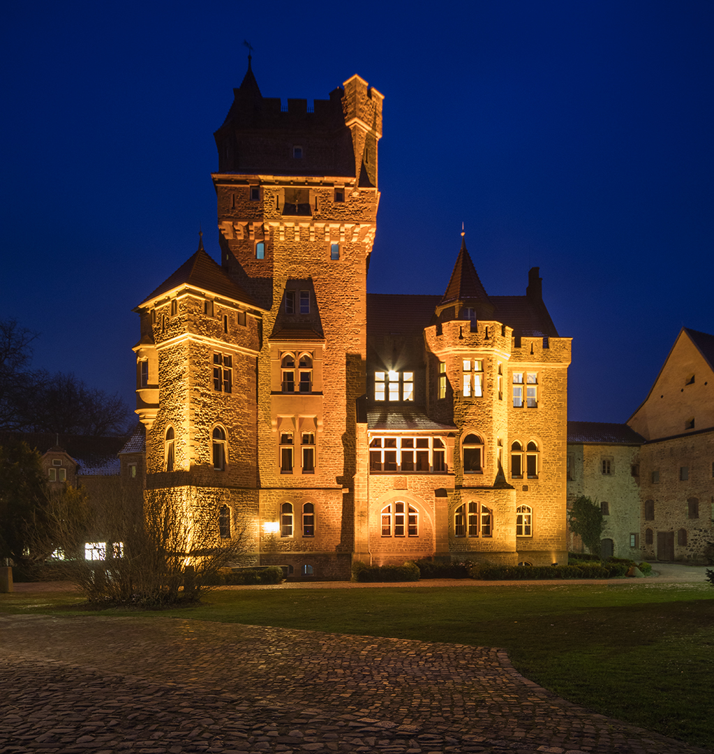 Schloß Altenhausen (1)...