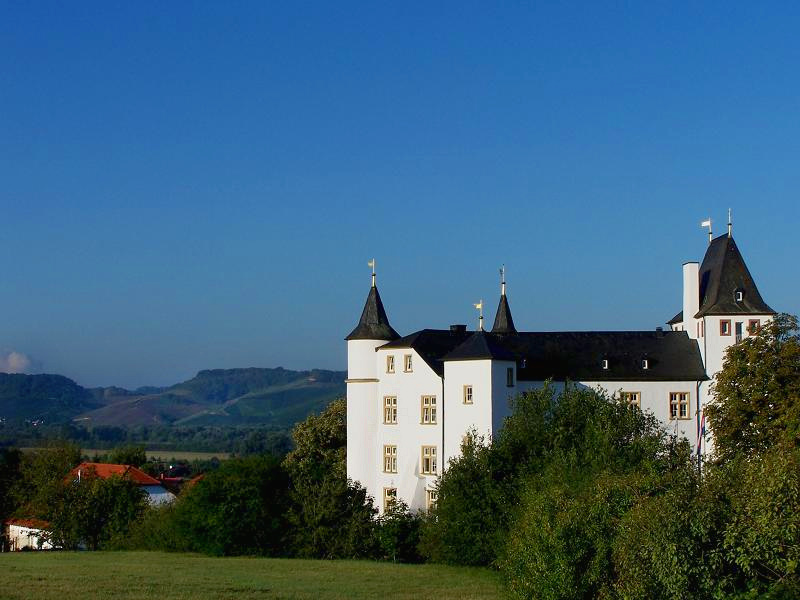 Schloß am Dreiländereck