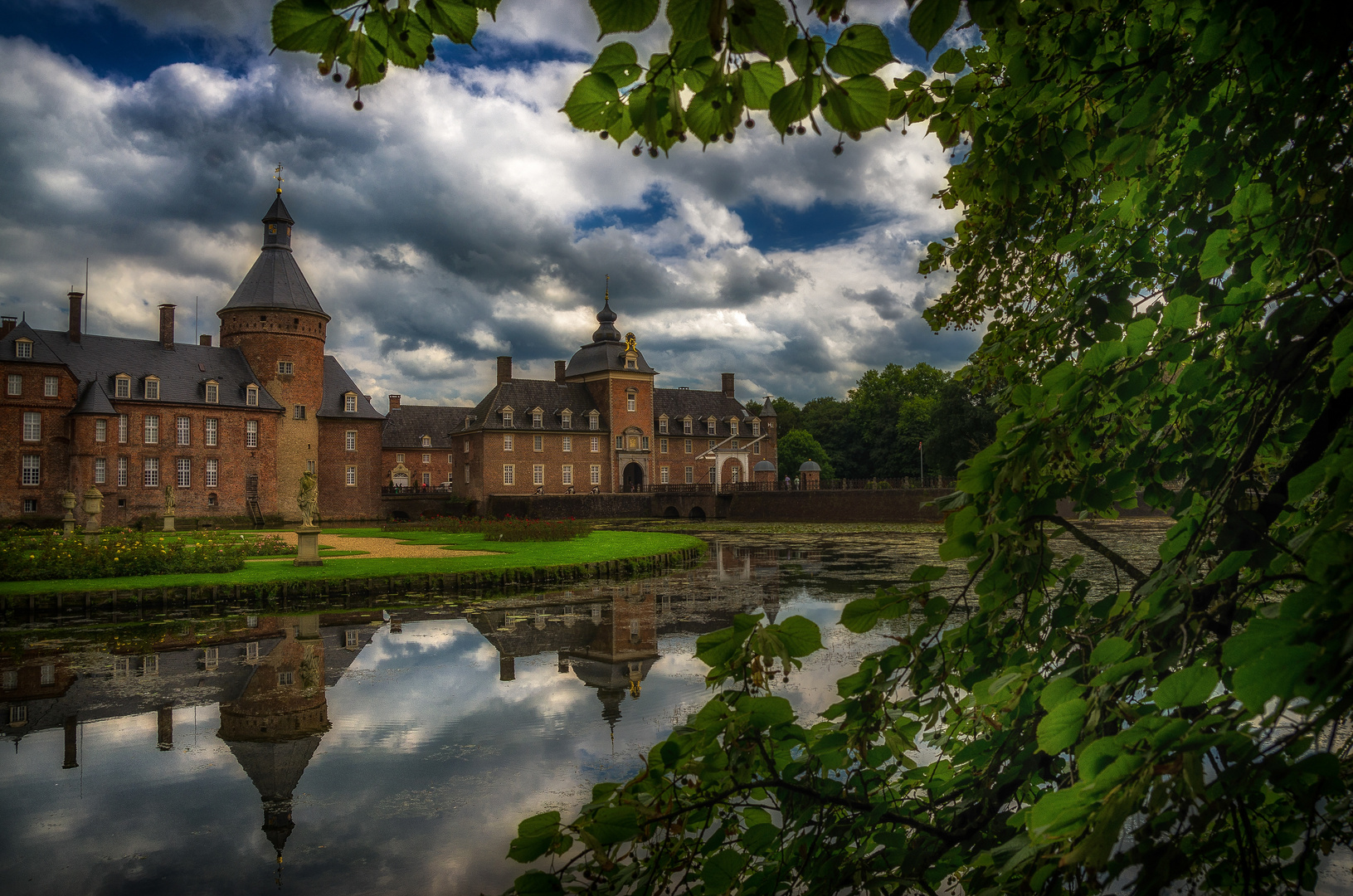 ....Schloss Anholt....