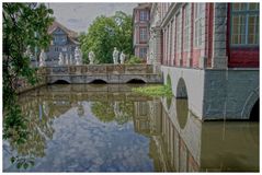 SCHLOSS-ANSICHTEN - LE CHATEAU