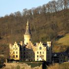 Schloss Arenfels in der spätwinterlichen Abendsonne