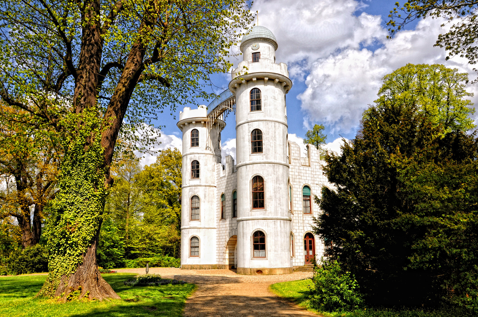 Schloss auf der Pfaueninsel mitten im Wannsee/Berlin.....