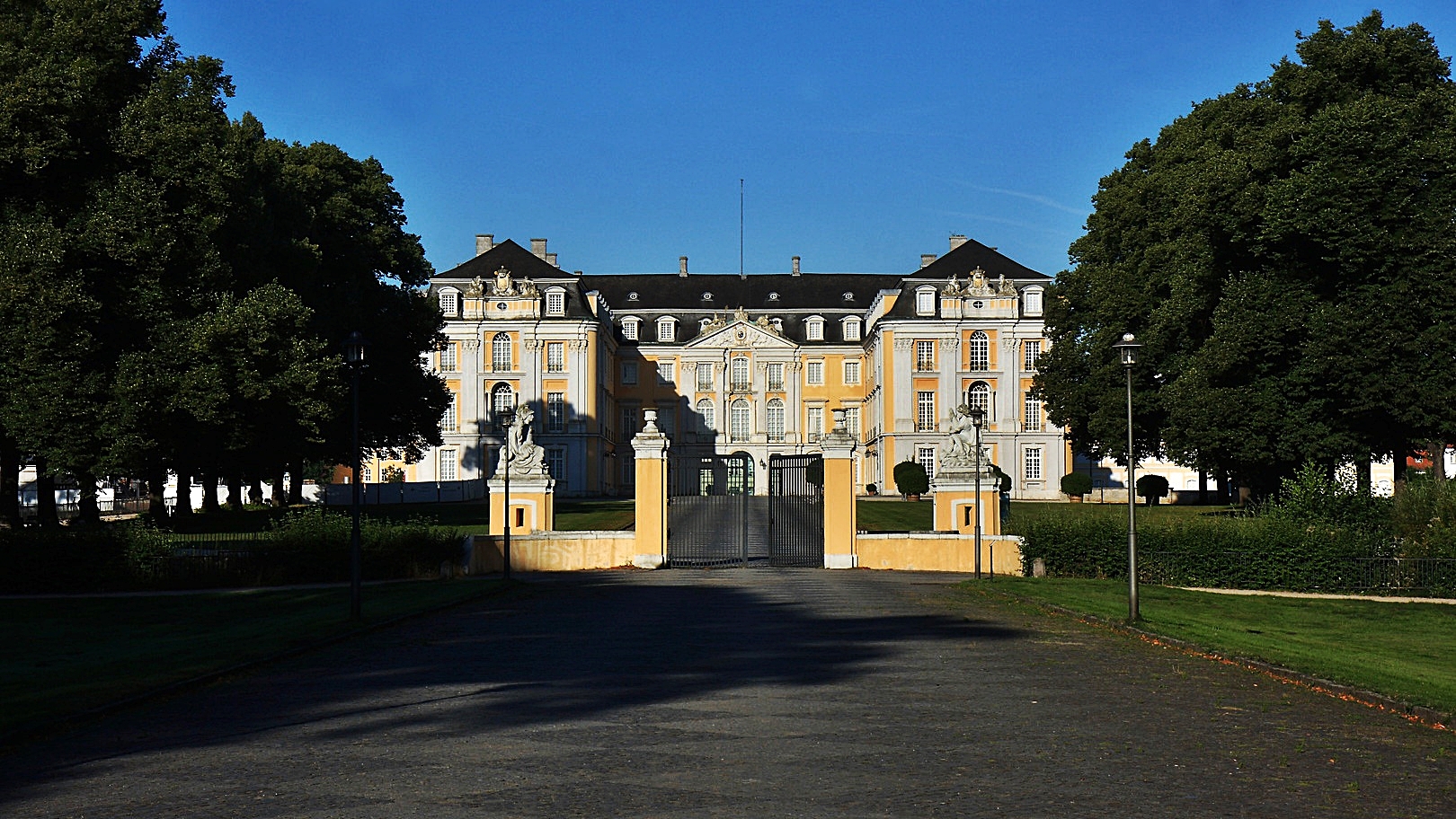 Schloss - Augustusburg 