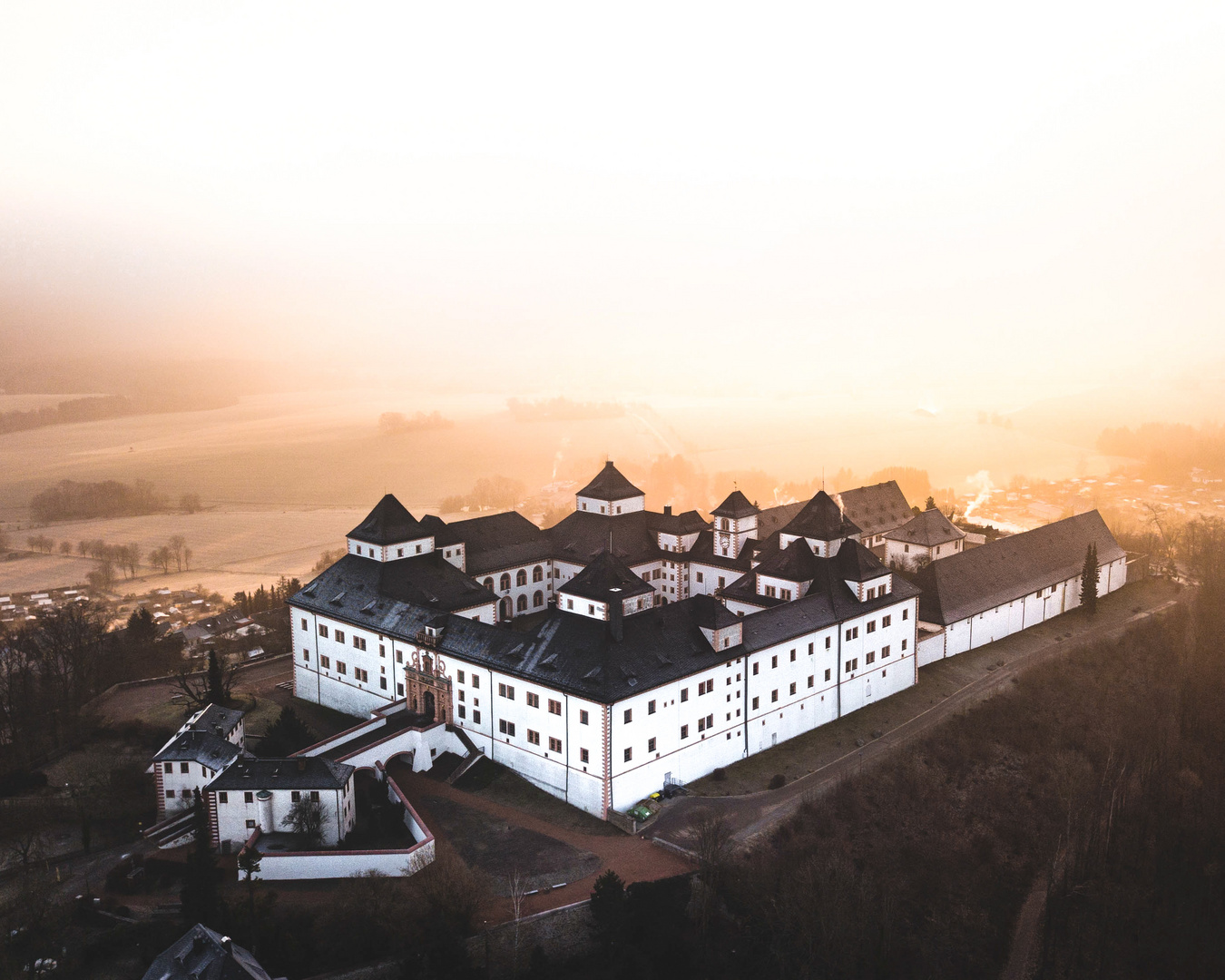 Schloss Augustusburg bei Sonnenaufgang