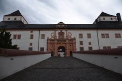 Schloss Augustusburg im Regen (2)