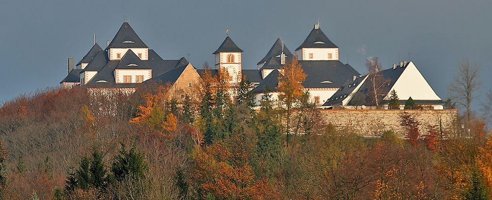 Schloß Augustusburg in herbstlicher Stimmung Anfang November