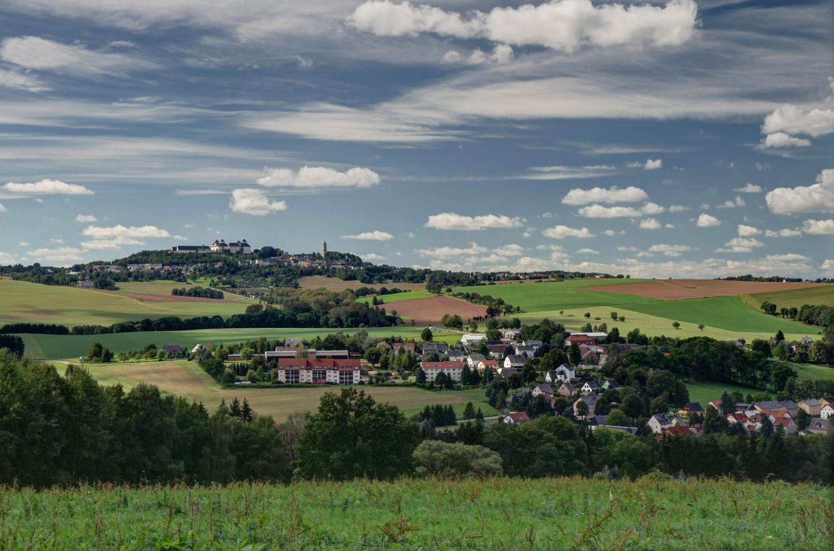 Schloss Augustusburg über Hohenfichte HDR