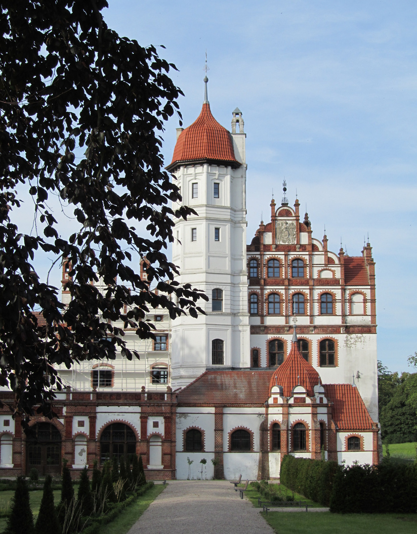 Schloss Basedow