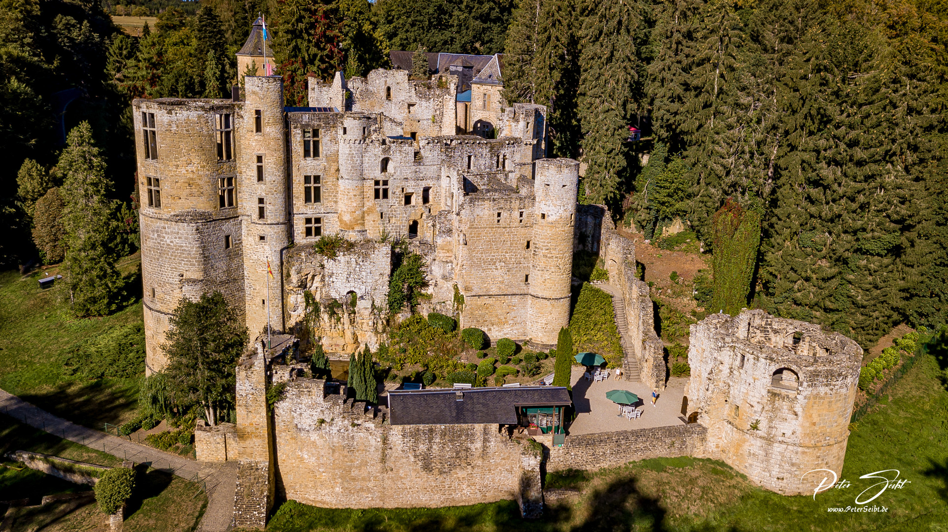 Schloss Beaufort bei Mullerthal, Luxemburg