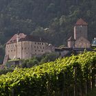 Schloss beim Dorf Tirol 