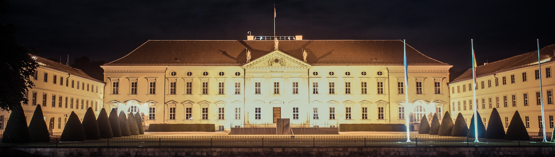 Schloss Bellevue bei Nacht