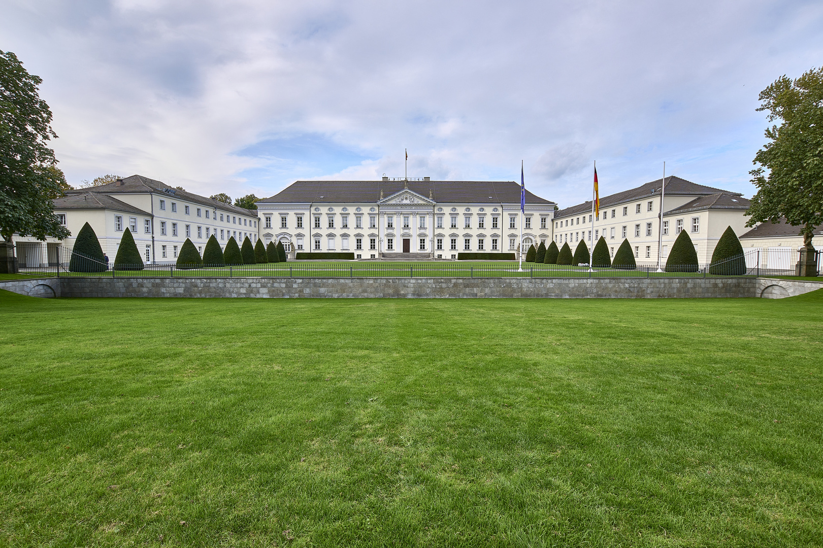 Schloss Bellevue, grün ist die Hoffnung