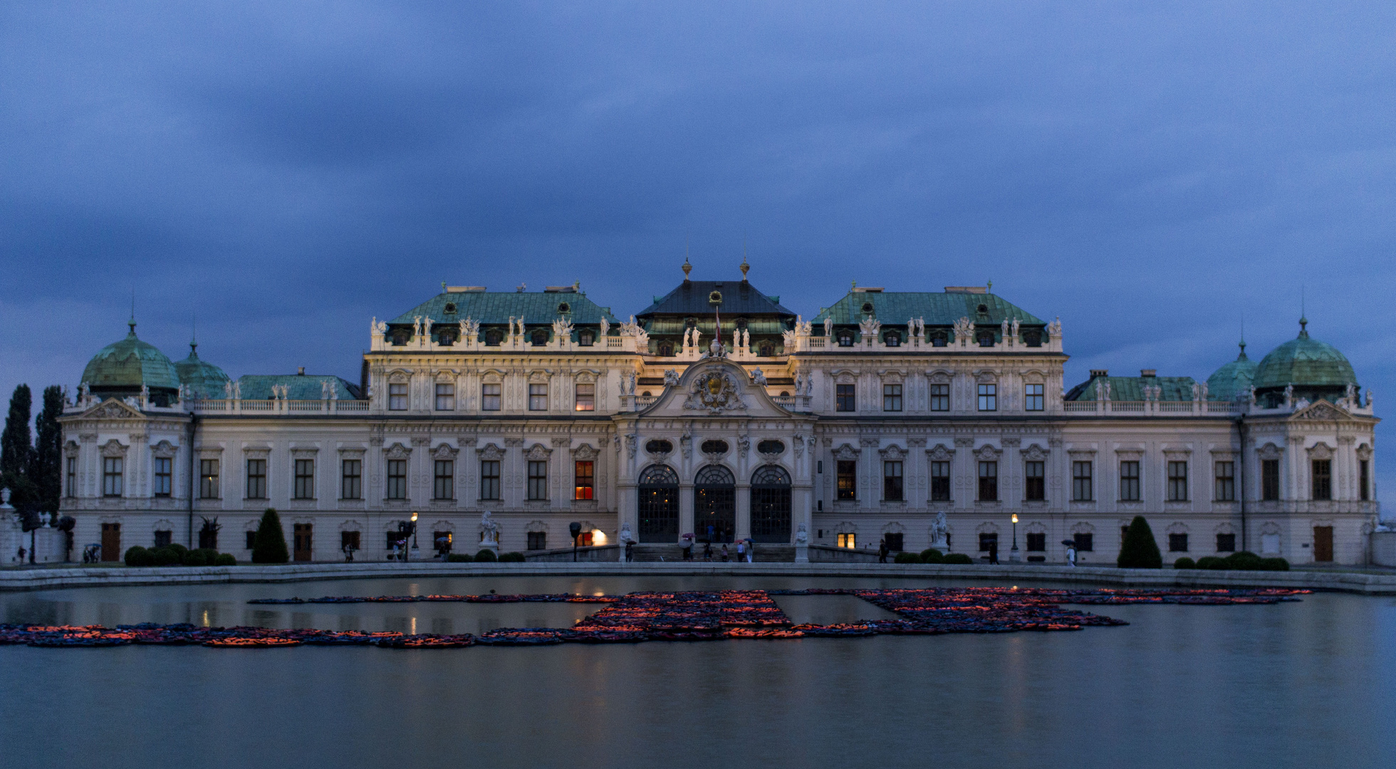 Schloß Belvedere am Abend