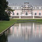 Schloß Benrath gespiegelt