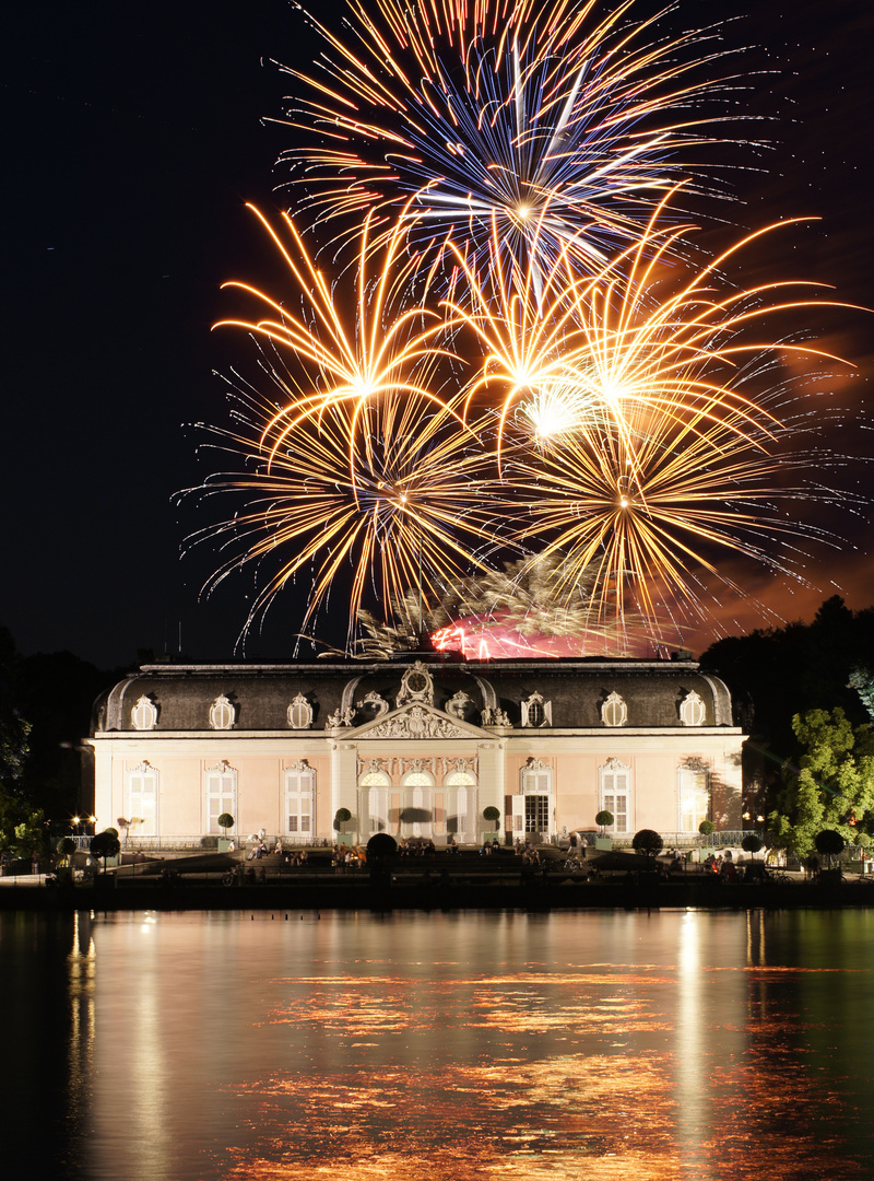 Schloss Benrath in Flammen 2