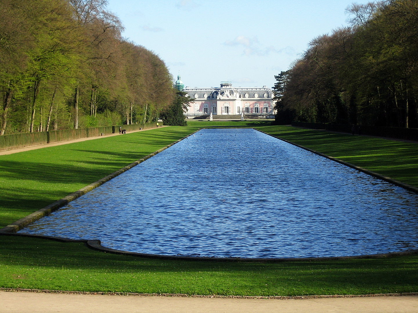 Schloss Benrath, Langer Weiher, Dankeskirche