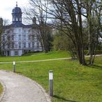 Schloss Bensberg in Frühjahr