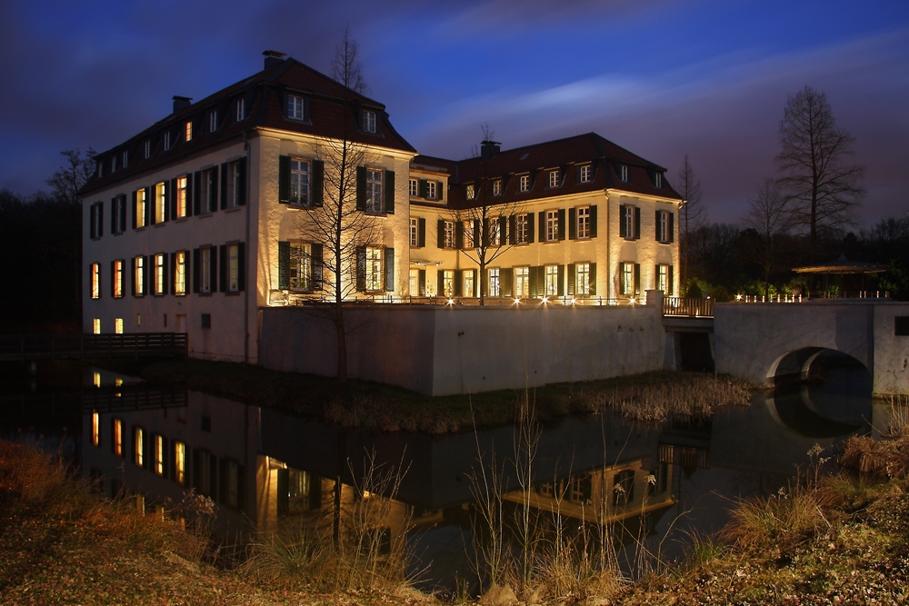 Schloss Berge II Foto & Bild | architektur, architektur bei nacht ...