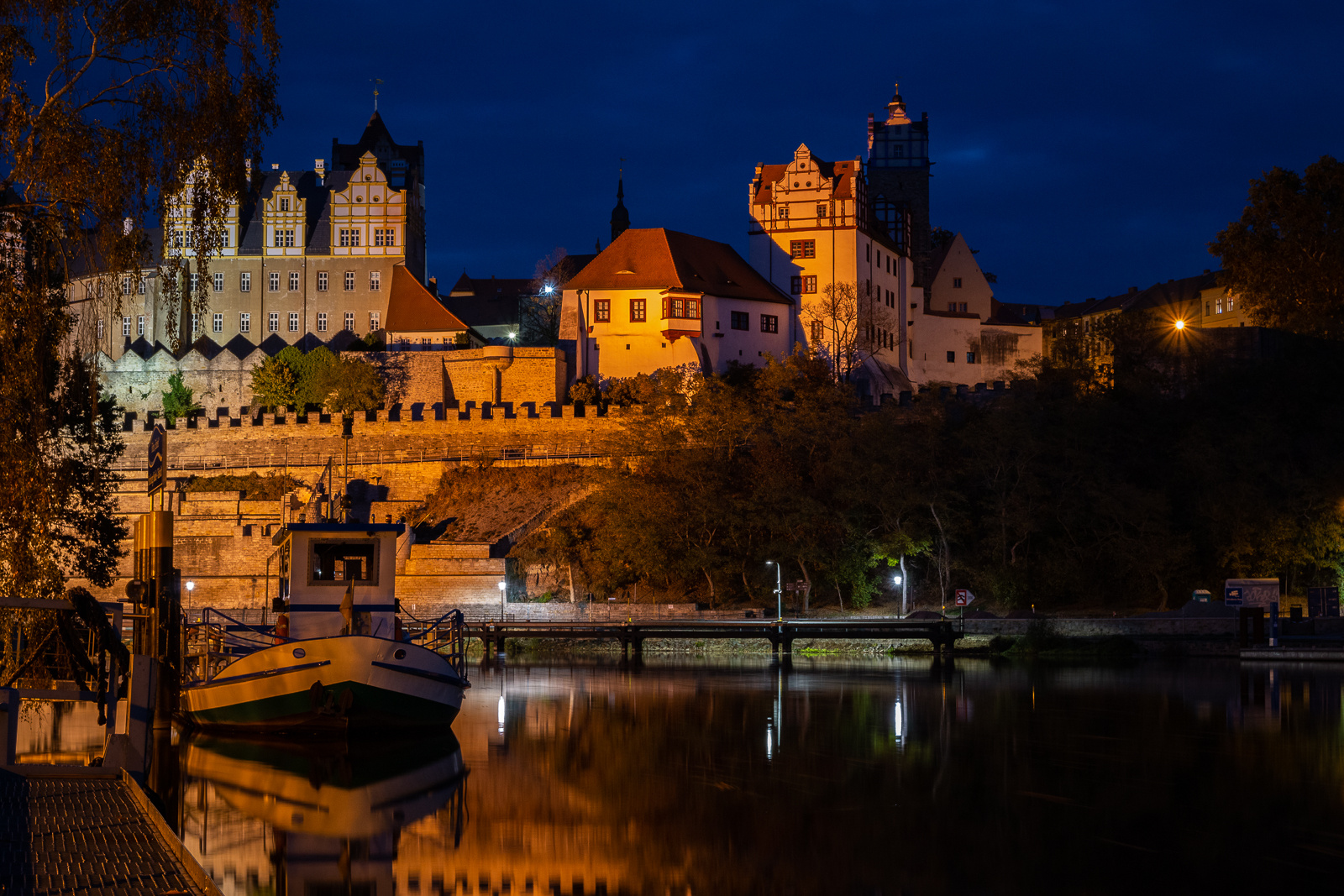 Schloss Bernburg bei Nacht 