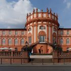 Schloss Biebrich an der Rheinpromenade