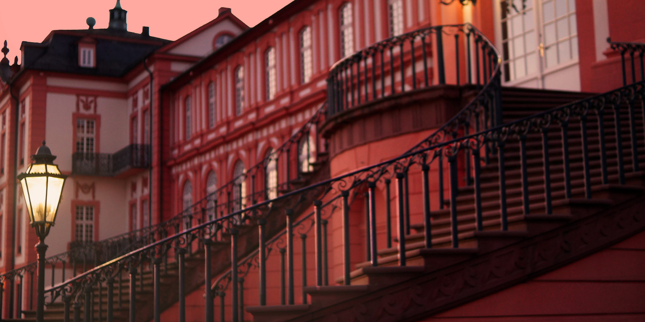 Schloss Biebrich im Sonnenuntergang