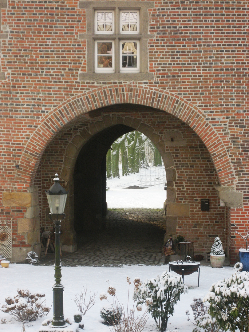 Schloss Bladenhorst (Torhausdurchgang)