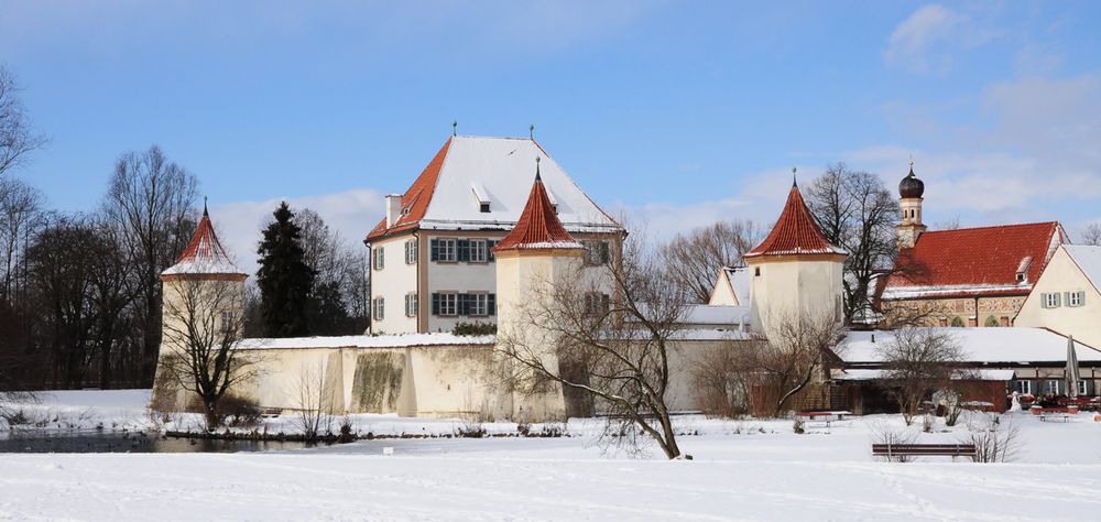 SCHLOSS BLUTENBURG IM WINTER