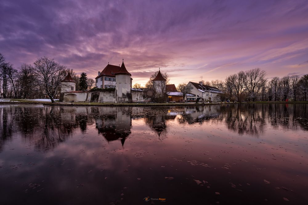 Schloss Blutenburg in München bei Sonnenuntergang