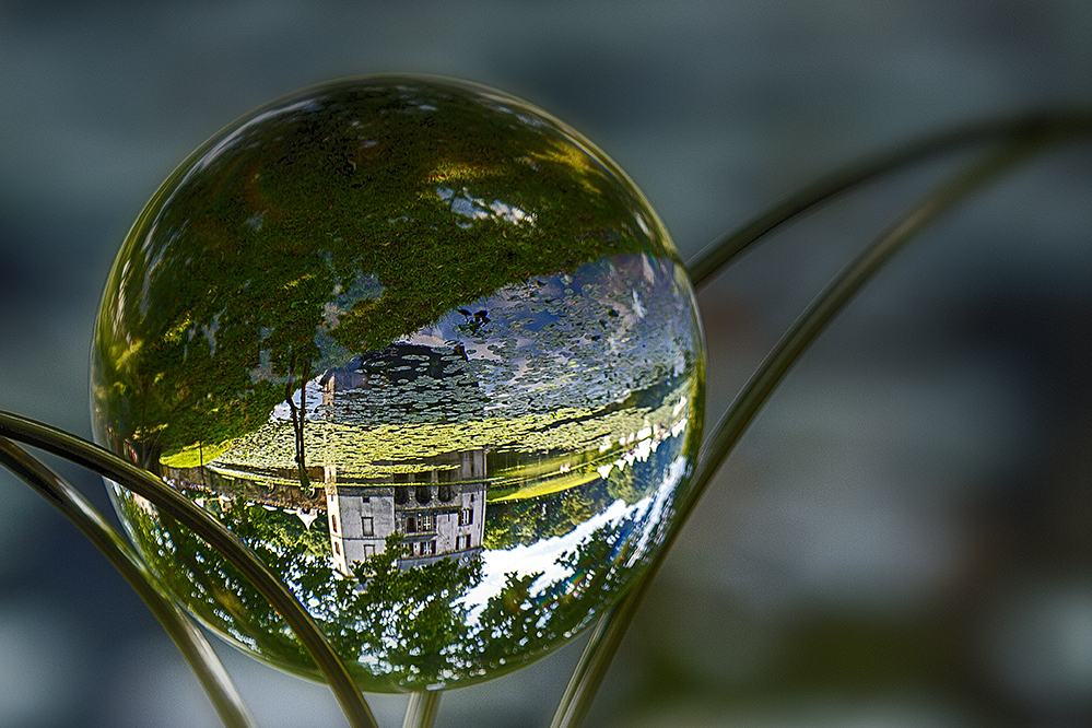 Schloss Bodelschwingh durch die Glaskugel