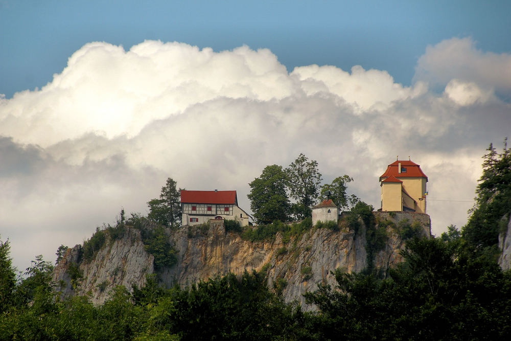 SCHLOSS BRONNEN