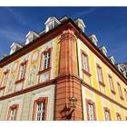 Schloss Bruchsal bei strahlendem Sonnenschein.