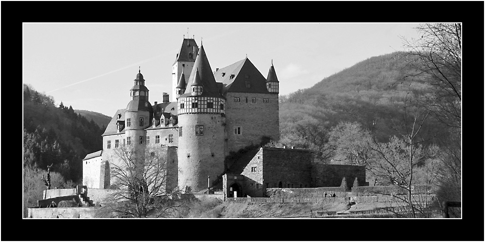 Schloss Bürresheim in sw