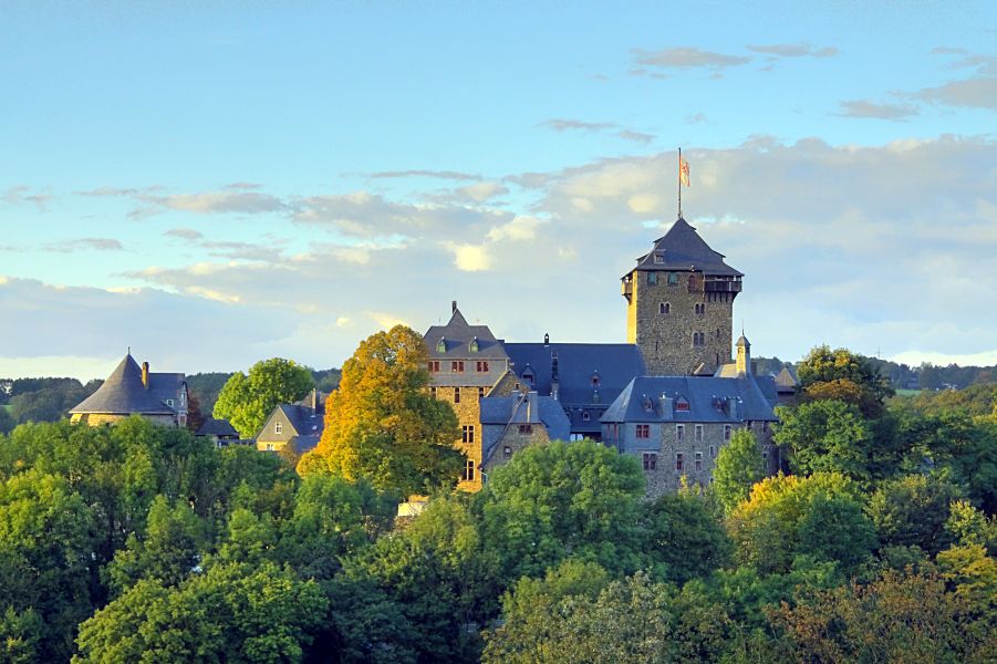 Schloß Burg 1