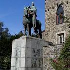 Schloss Burg 1 - Reiterdenkmal